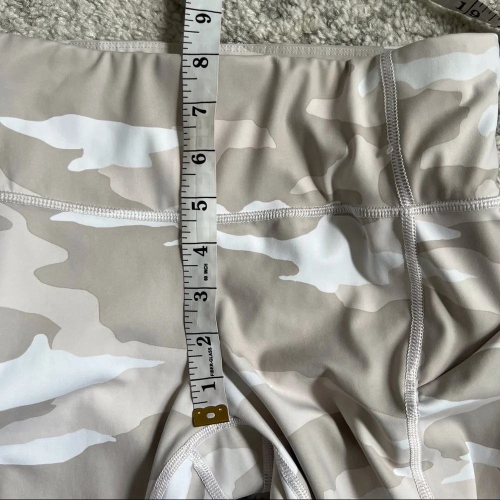 𝅺Athleta Contender Tight 7/8 Athletic Legging White Camo Print Size XS - Picture 8 of 13